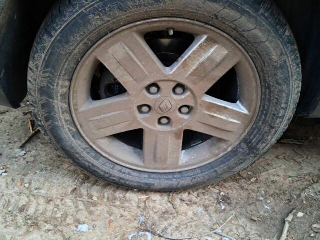 Серый Рено 4, объемом двигателя 2.2 л и пробегом 246 тыс. км за 3041 $, фото 9 на Automoto.ua