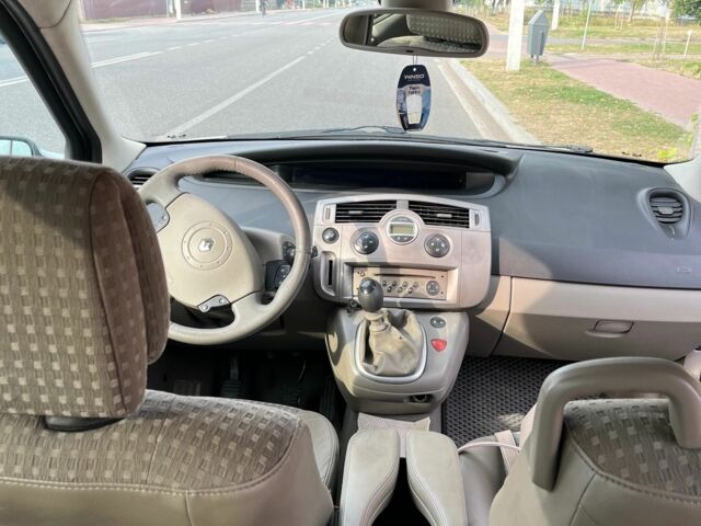 Серый Рено 4, объемом двигателя 2 л и пробегом 430 тыс. км за 3799 $, фото 4 на Automoto.ua