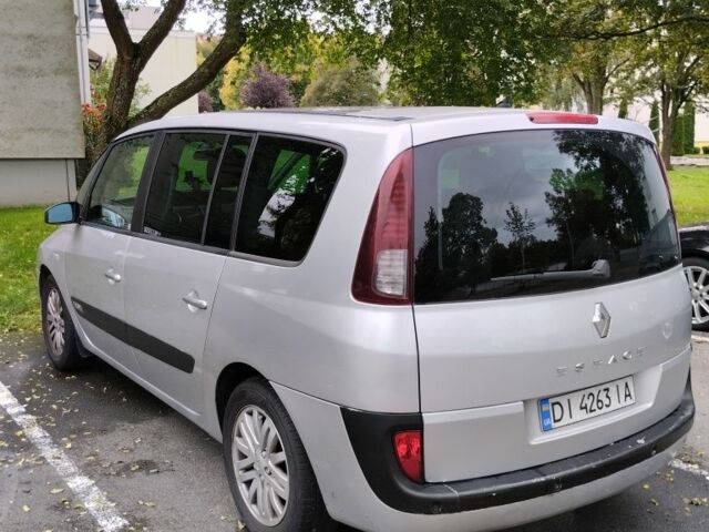 Серый Рено 4, объемом двигателя 2 л и пробегом 316 тыс. км за 5400 $, фото 3 на Automoto.ua