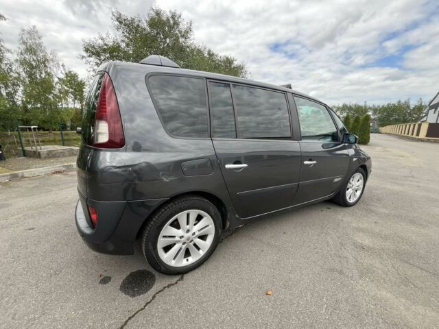 Серый Рено 4, объемом двигателя 2 л и пробегом 420 тыс. км за 5300 $, фото 3 на Automoto.ua