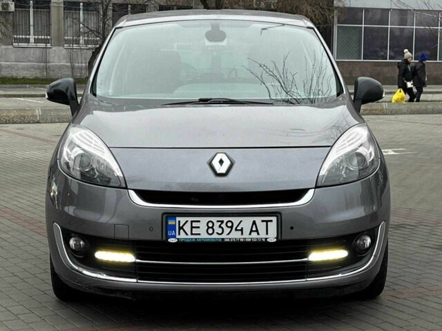 Серый Рено 4, объемом двигателя 1.6 л и пробегом 204 тыс. км за 9200 $, фото 4 на Automoto.ua