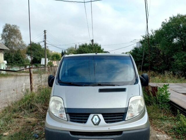 Сірий Рено 4, об'ємом двигуна 2.45 л та пробігом 284 тис. км за 9000 $, фото 3 на Automoto.ua