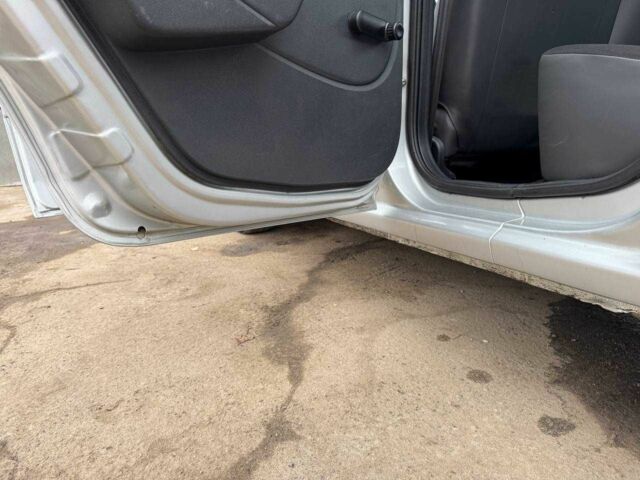 Серый Рено 4, объемом двигателя 1.4 л и пробегом 172 тыс. км за 3350 $, фото 12 на Automoto.ua