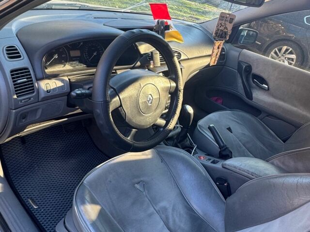 Сірий Рено 4, об'ємом двигуна 1.8 л та пробігом 289 тис. км за 3200 $, фото 5 на Automoto.ua