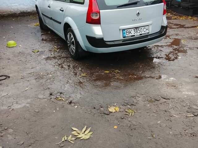 Серый Рено 4, объемом двигателя 1.4 л и пробегом 205 тыс. км за 3900 $, фото 2 на Automoto.ua