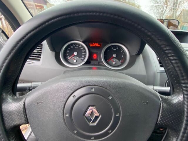 Серый Рено 4, объемом двигателя 1.6 л и пробегом 243 тыс. км за 4718 $, фото 3 на Automoto.ua