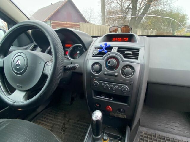 Серый Рено 4, объемом двигателя 1.6 л и пробегом 243 тыс. км за 4718 $, фото 2 на Automoto.ua