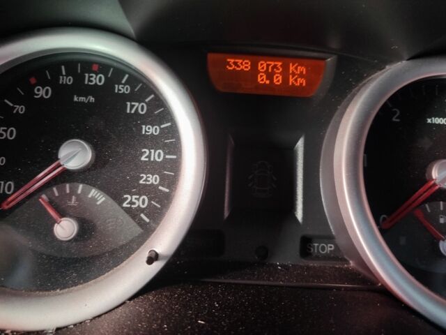 Серый Рено 4, объемом двигателя 1.5 л и пробегом 338 тыс. км за 2100 $, фото 4 на Automoto.ua