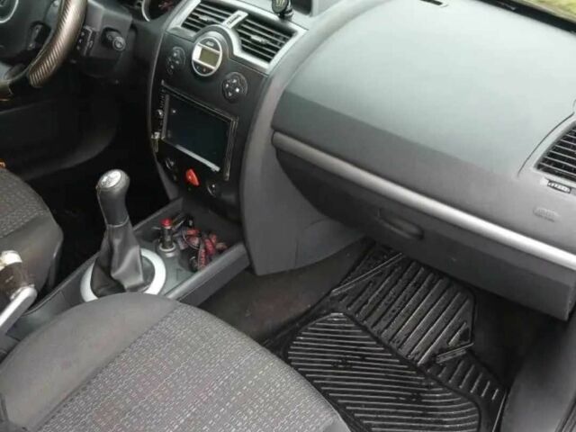 Сірий Рено 4, об'ємом двигуна 1.6 л та пробігом 280 тис. км за 5000 $, фото 2 на Automoto.ua