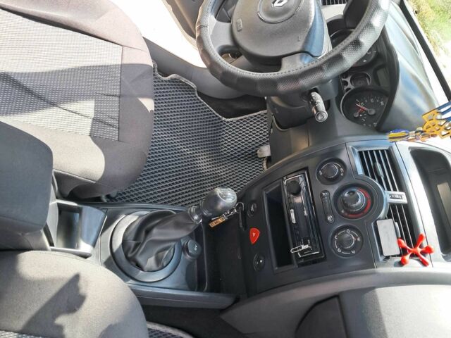 Серый Рено 4, объемом двигателя 0 л и пробегом 270 тыс. км за 3800 $, фото 16 на Automoto.ua