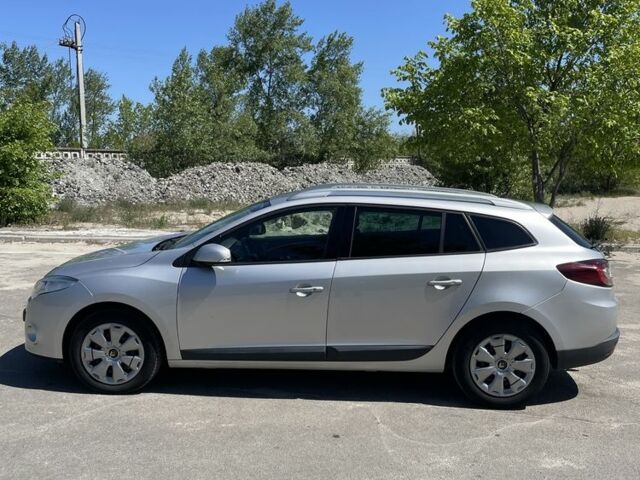 Серый Рено 4, объемом двигателя 1.6 л и пробегом 218 тыс. км за 7000 $, фото 4 на Automoto.ua