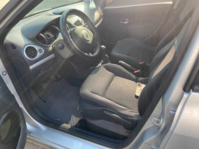 Сірий Рено 4, об'ємом двигуна 1.5 л та пробігом 270 тис. км за 5200 $, фото 4 на Automoto.ua