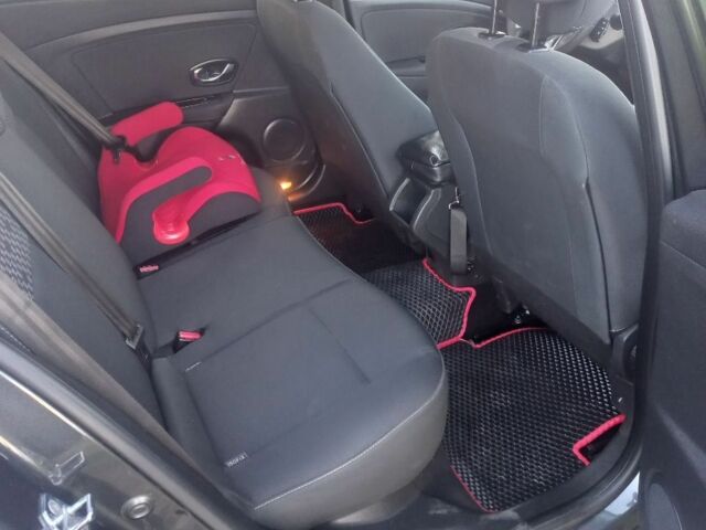 Серый Рено 4, объемом двигателя 1.5 л и пробегом 208 тыс. км за 7200 $, фото 8 на Automoto.ua