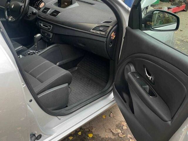 Серый Рено 4, объемом двигателя 1.5 л и пробегом 281 тыс. км за 7400 $, фото 4 на Automoto.ua