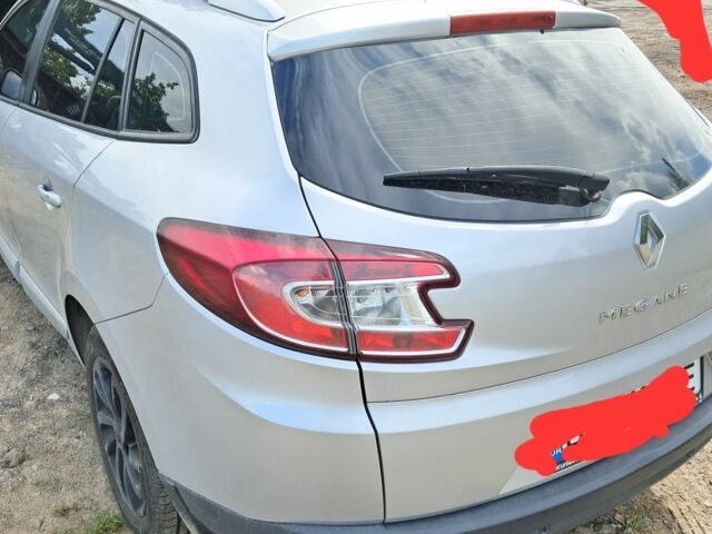 Рено 4 2014 в Львове на Automoto.ua Серый Рено 4, объемом двигателя 1.5 л и пробегом 214 тыс. км за 9350 $, фото 1 на Automoto.ua