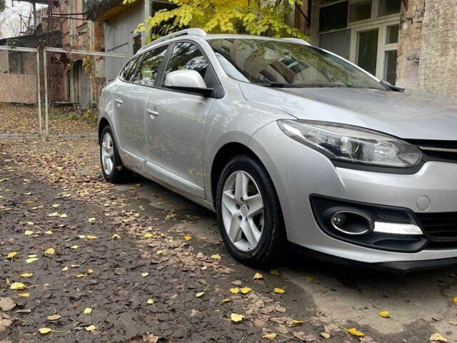 Серый Рено 4, объемом двигателя 1.5 л и пробегом 281 тыс. км за 7400 $, фото 1 на Automoto.ua