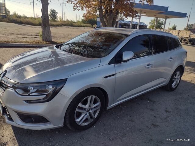 Серый Рено 4, объемом двигателя 1.5 л и пробегом 237 тыс. км за 12500 $, фото 1 на Automoto.ua