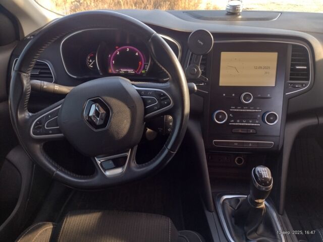 Серый Рено 4, объемом двигателя 1.5 л и пробегом 237 тыс. км за 12500 $, фото 4 на Automoto.ua