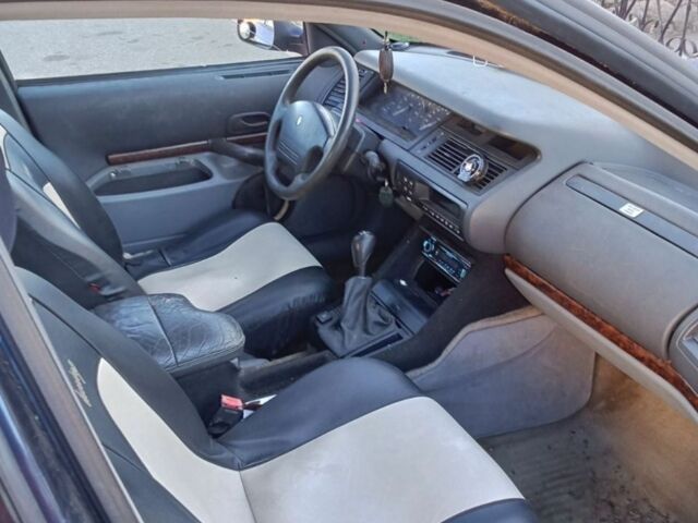 Синий Рено 4, объемом двигателя 1.9 л и пробегом 100 тыс. км за 1200 $, фото 5 на Automoto.ua