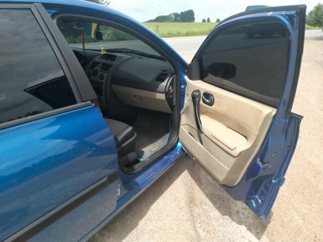 Синій Рено 4, об'ємом двигуна 1.9 л та пробігом 320 тис. км за 4000 $, фото 6 на Automoto.ua