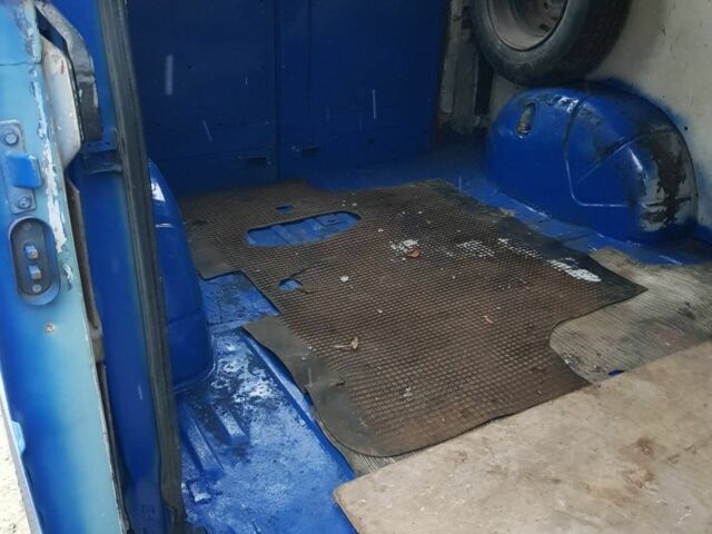 Синій Рено 4, об'ємом двигуна 2 л та пробігом 375 тис. км за 1300 $, фото 3 на Automoto.ua