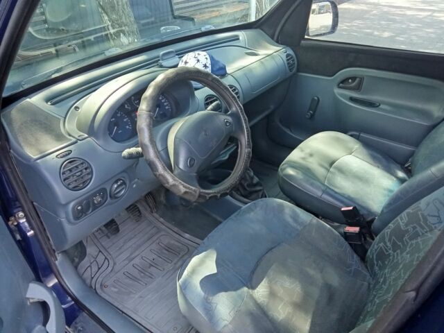 Синій Рено 4, об'ємом двигуна 1.4 л та пробігом 229 тис. км за 2100 $, фото 6 на Automoto.ua