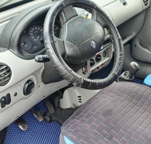 Синій Рено 4, об'ємом двигуна 1.9 л та пробігом 200 тис. км за 2000 $, фото 7 на Automoto.ua