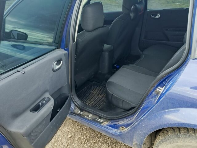 Синий Рено 4, объемом двигателя 0 л и пробегом 409 тыс. км за 4100 $, фото 6 на Automoto.ua