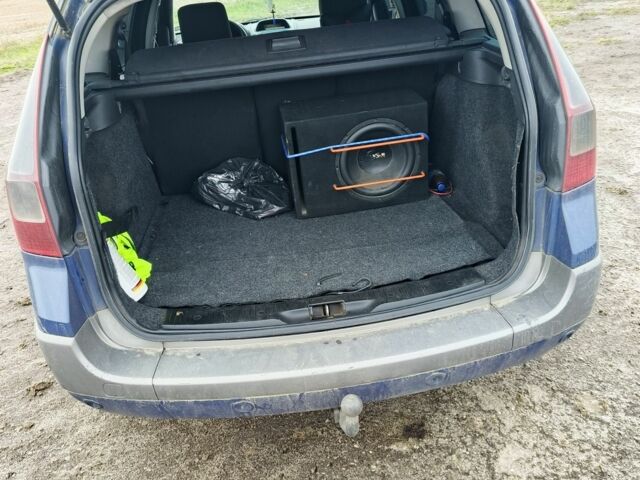 Синий Рено 4, объемом двигателя 0 л и пробегом 409 тыс. км за 4100 $, фото 11 на Automoto.ua