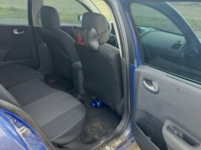 Синий Рено 4, объемом двигателя 0 л и пробегом 409 тыс. км за 4100 $, фото 8 на Automoto.ua