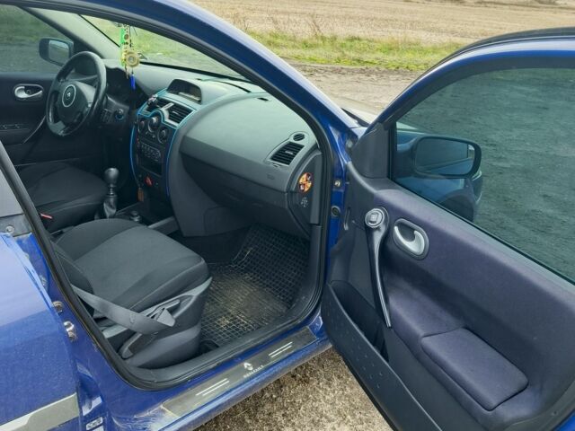 Синий Рено 4, объемом двигателя 0 л и пробегом 409 тыс. км за 4100 $, фото 9 на Automoto.ua