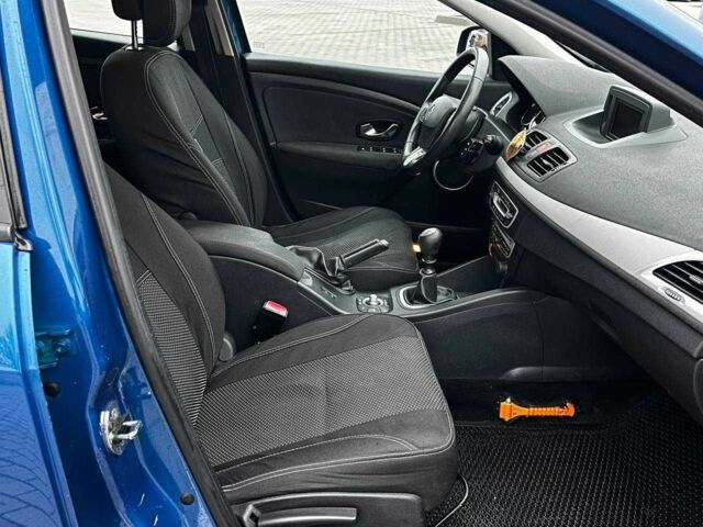 Синий Рено 4, объемом двигателя 1.5 л и пробегом 296 тыс. км за 7700 $, фото 14 на Automoto.ua