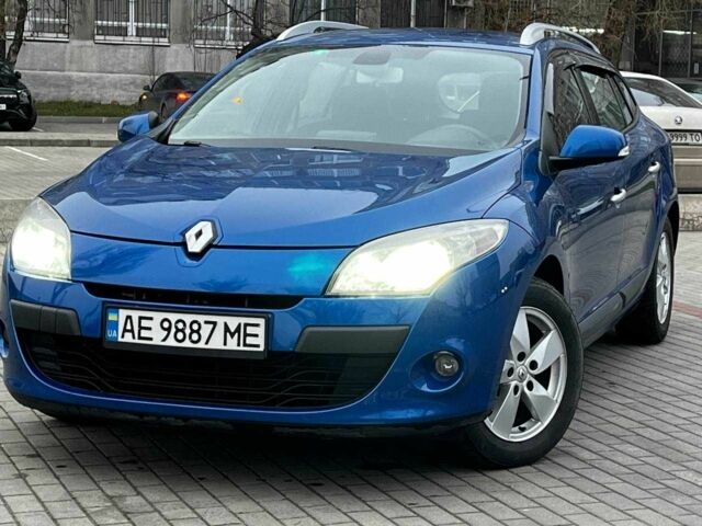 Синий Рено 4, объемом двигателя 1.5 л и пробегом 296 тыс. км за 7700 $, фото 2 на Automoto.ua