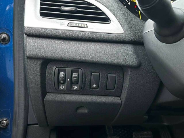 Синий Рено 4, объемом двигателя 1.5 л и пробегом 296 тыс. км за 7700 $, фото 18 на Automoto.ua