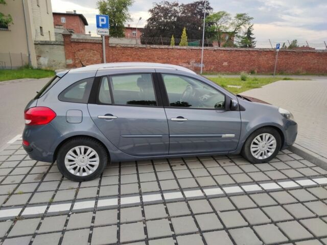 Синий Рено 4, объемом двигателя 1.1 л и пробегом 175 тыс. км за 5300 $, фото 3 на Automoto.ua