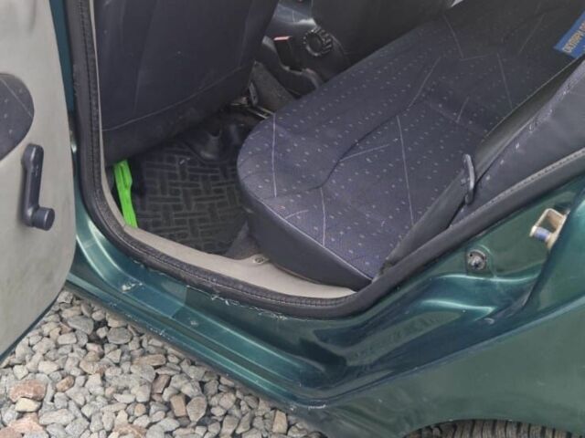 Зеленый Рено 4, объемом двигателя 1.3 л и пробегом 30 тыс. км за 1800 $, фото 6 на Automoto.ua