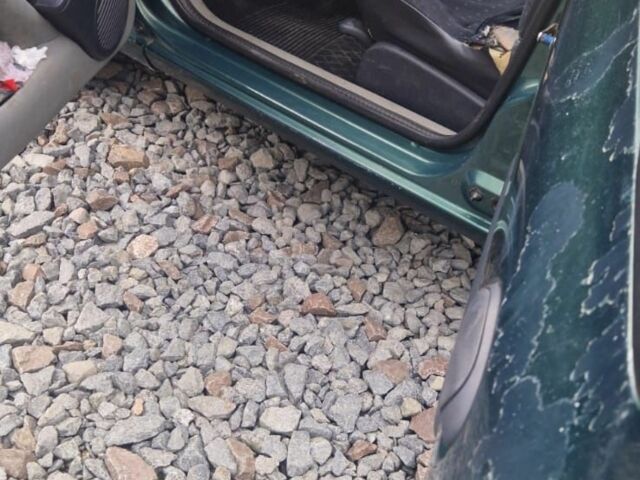 Зеленый Рено 4, объемом двигателя 1.3 л и пробегом 30 тыс. км за 1800 $, фото 7 на Automoto.ua