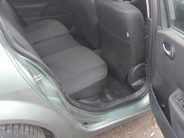 Зеленый Рено 4, объемом двигателя 2 л и пробегом 350 тыс. км за 4600 $, фото 3 на Automoto.ua