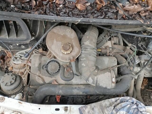 Зелений Рено 4, об'ємом двигуна 2.8 л та пробігом 500 тис. км за 1250 $, фото 11 на Automoto.ua