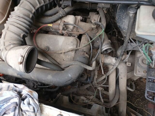 Зелений Рено 4, об'ємом двигуна 2.8 л та пробігом 500 тис. км за 1250 $, фото 10 на Automoto.ua