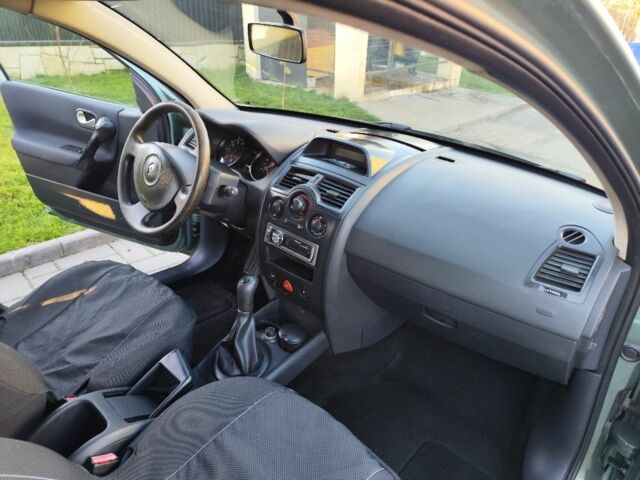 Зеленый Рено 4, объемом двигателя 1.4 л и пробегом 180 тыс. км за 4199 $, фото 7 на Automoto.ua