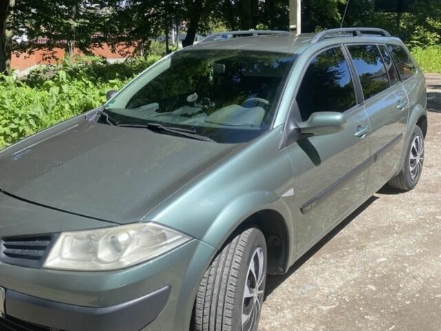 Рено 4 2006 в Львове на Automoto.ua Зеленый Рено 4, объемом двигателя 1.4 л и пробегом 287 тыс. км за 4000 $, фото 1 на Automoto.ua