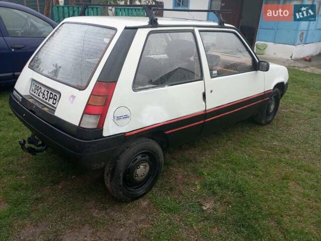 Белый Рено 5, объемом двигателя 1.4 л и пробегом 300 тыс. км за 800 $, фото 2 на Automoto.ua