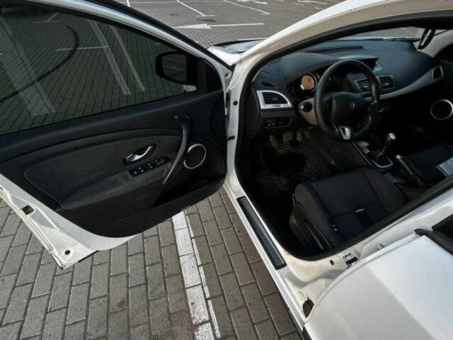 Білий Рено 5, об'ємом двигуна 1.5 л та пробігом 280 тис. км за 4999 $, фото 8 на Automoto.ua