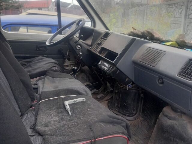 Белый Рено 5, объемом двигателя 1 л и пробегом 200 тыс. км за 477 $, фото 3 на Automoto.ua