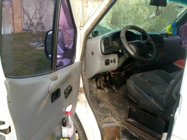 Білий Рено 5, об'ємом двигуна 2.5 л та пробігом 500 тис. км за 3000 $, фото 2 на Automoto.ua