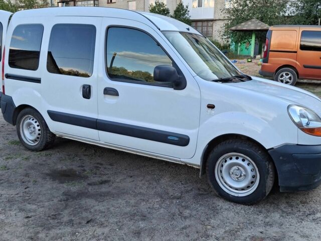 Белый Рено 5, объемом двигателя 1.4 л и пробегом 211 тыс. км за 3800 $, фото 1 на Automoto.ua