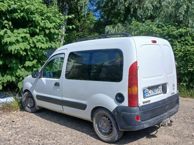 Белый Рено 5, объемом двигателя 1.5 л и пробегом 320 тыс. км за 2100 $, фото 1 на Automoto.ua