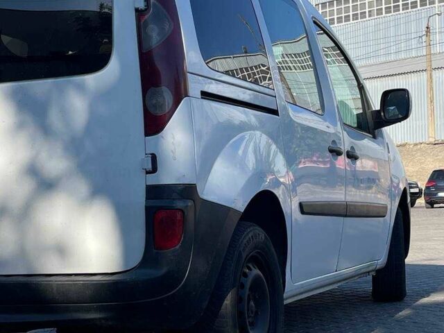 Білий Рено 5, об'ємом двигуна 1.5 л та пробігом 210 тис. км за 5500 $, фото 2 на Automoto.ua