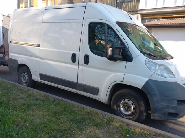 Белый Рено 5, объемом двигателя 2.2 л и пробегом 370 тыс. км за 6800 $, фото 1 на Automoto.ua